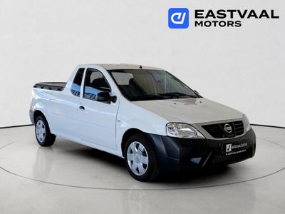 2022 Nissan NP200 1.6 A/C Safety Pack