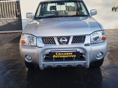 2005 Nissan Hardbody 2400i SE Double-Cab