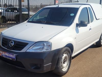 2023 Nissan NP200 1.6 A/C Safety Pack