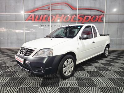 2017 Nissan NP200 1.6 A/C Safety Pack