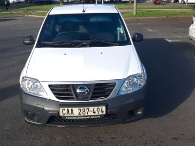 2021 Nissan NP200 dual airbags