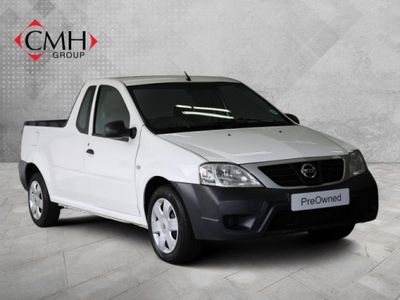 2022 Nissan NP200 1.6 A/C Safety Pack