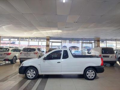 2023 Nissan NP200 1.6 A/C Safety Pack