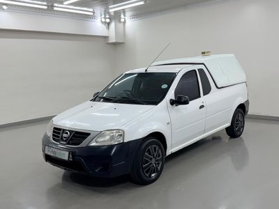 2017 Nissan NP200 1.6 A/C Safety Pack