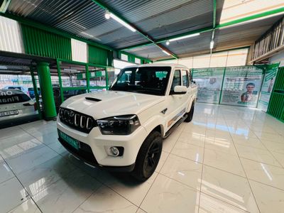 2023 Mahindra Pik Up 2.2 mHawk S11 Dawn 4x4 Auto Double-Cab