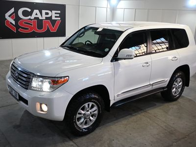2015 Toyota Land Cruiser 200 VX 4.5 D-4D 6-SPEED AUTOMATIC 7-SEATER FACE LIFT 4