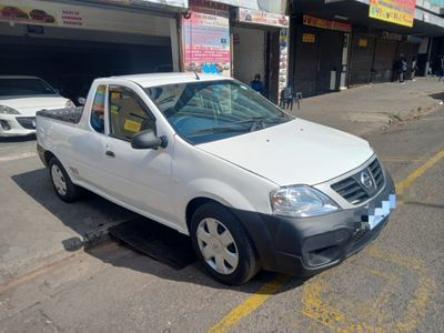 2022 Nissan NP200 1.6 A/C Safety Pack