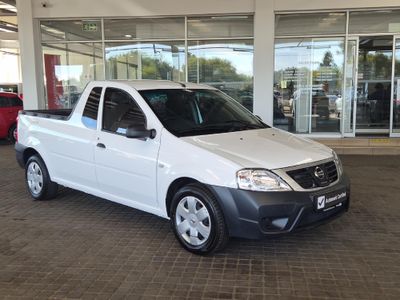2023 Nissan NP200 1.6 A/C Safety Pack