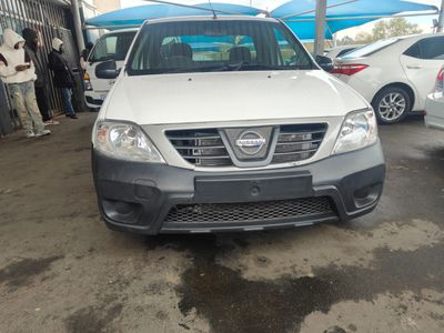 2023 Nissan NP200 1.6 A/C Safety Pack