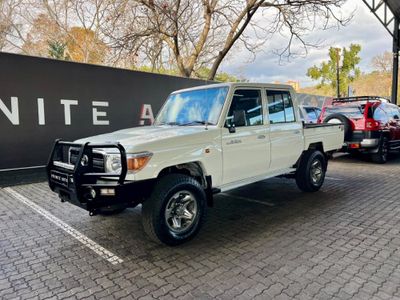 2013 Toyota Land Cruiser 79 4.2 D Double-Cab