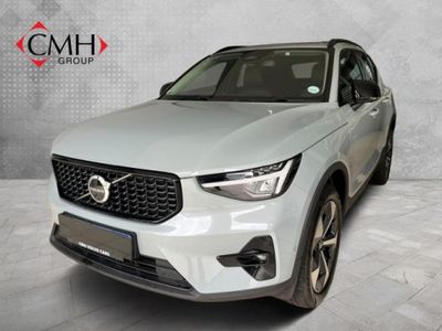 2025 Volvo XC40 B4 Plus Dark Geartronic Mild-Hybrid