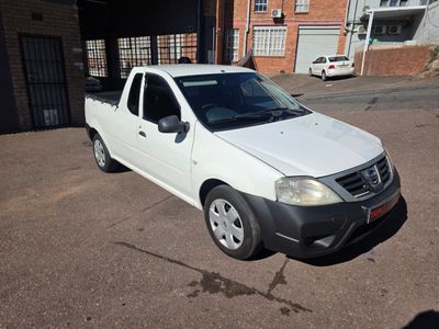 2015 Nissan NP200 1.6 A/C Safety Pack