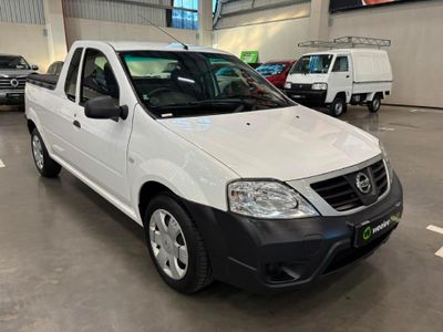 2022 Nissan NP200 1.6 A/C Safety Pack