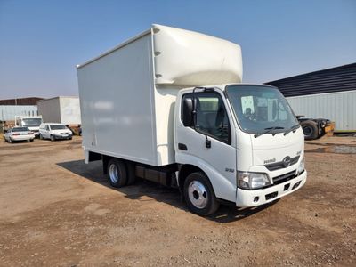 2022 Hino 200 310 (FH2) 4x2 F/C