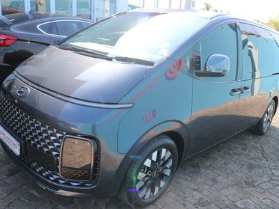 2022 Hyundai Staria 2.2d Luxury Auto