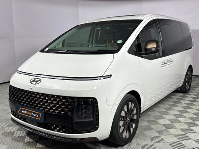 2022 Hyundai Staria 2.2d Luxury Auto