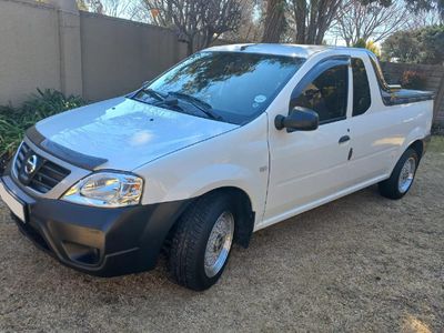 2021 Nissan NP200 1.6 A/C Safety Pack