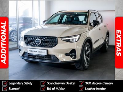 2025 Volvo XC40 B4 Plus Dark Geartronic Mild-Hybrid