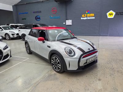 2022 MINI Hatch Cooper 5-dr Auto