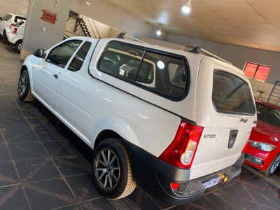 2017 Nissan NP200 1.6 A/C Safety Pack