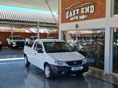 2022 Nissan NP200 1.6 A/C Safety Pack