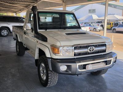 2015 Toyota Land Cruiser 79 4.5 D Single-Cab