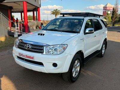 2010 Toyota Fortuner 3.0 4x4 D-4D 7seater partial service history
