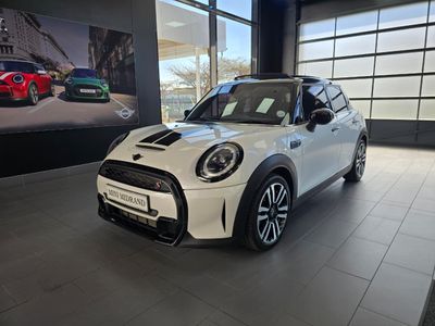 2023 MINI Hatch Cooper S 5-dr Auto