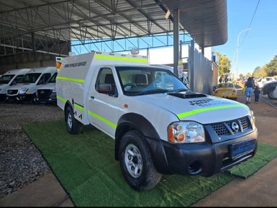 2017 Nissan NP300 FORENSIC AND PATHOLOGY, EXTREMELY CLEAN