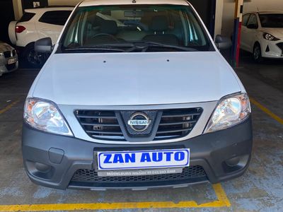 2023 Nissan NP200 1.6 A/C Safety Pack