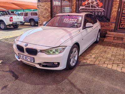 2012 BMW 3 Series 320i