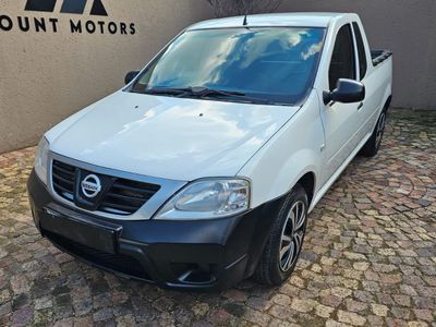 2017 Nissan NP200 1.6 A/C Safety Pack