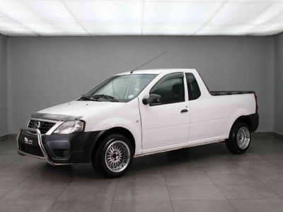2023 Nissan NP200 1.6 A/C Safety Pack
