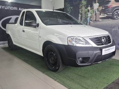 2023 Nissan NP200 1.6 A/C Safety Pack