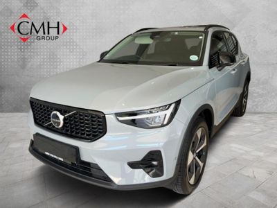 2025 Volvo XC40 B4 Plus Dark Geartronic Mild-Hybrid