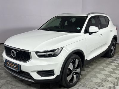 2022 Volvo XC40 T3 Momentum Auto