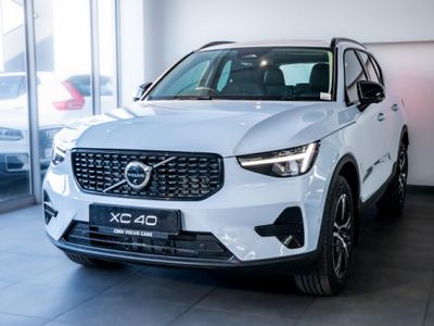 2026 Volvo XC40 B4 Plus Dark Geartronic Mild-Hybrid