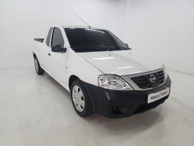 2023 Nissan NP200 1.6 A/C Safety Pack
