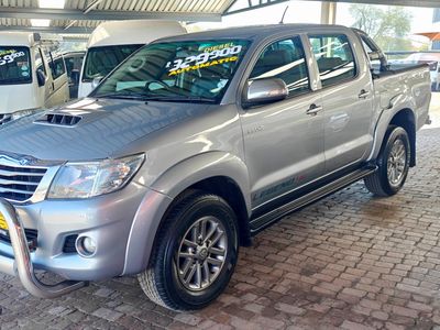 2015 Toyota Hilux 3.0 D-4D Legend 45 Raised Body Auto Double-Cab
