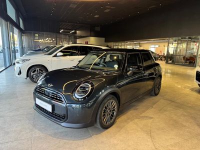 2025 MINI Hatch Cooper Auto