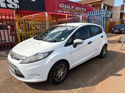 2012 Ford Fiesta 1.4i Trend 5-dr
