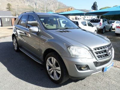 2010 Mercedes-Benz ML 500 Auto