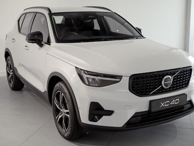 2026 Volvo XC40 B4 Plus Dark Geartronic Mild-Hybrid