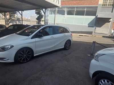2015 Mercedes-Benz B-Class B200 diesel 7 spd automatic