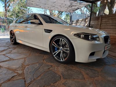 2015 BMW M5 M-DCT