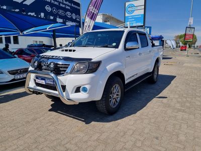 2015 Toyota Hilux 3.0 D-4D Legend 45 Raised Body Auto Double-Cab