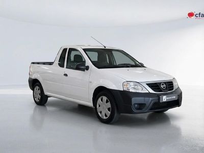 2023 Nissan NP200 1.6 A/C Safety Pack