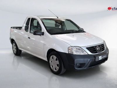 2022 Nissan NP200 1.6 A/C Safety Pack