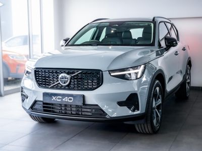 2026 Volvo XC40 B3 Plus Dark Geartronic Mild-Hybrid