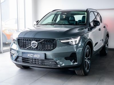 2026 Volvo XC40 B3 Plus Dark Geartronic Mild-Hybrid